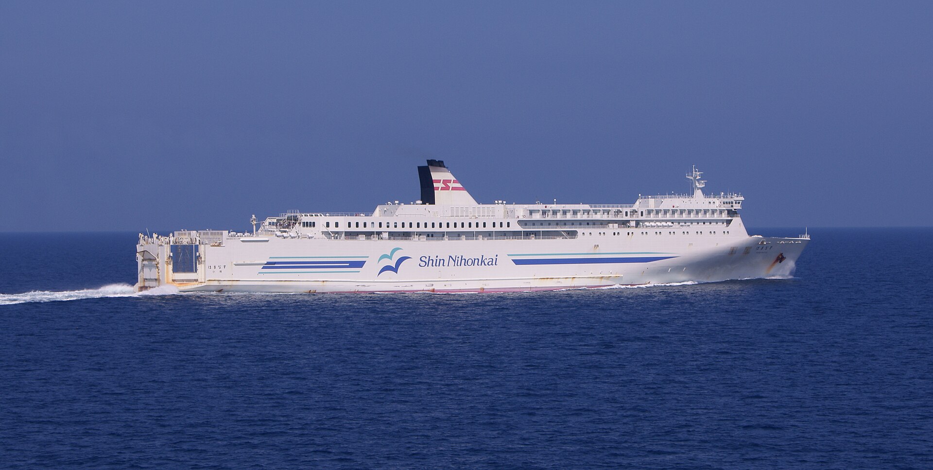 海を進む新日本海フェリーのイメージ