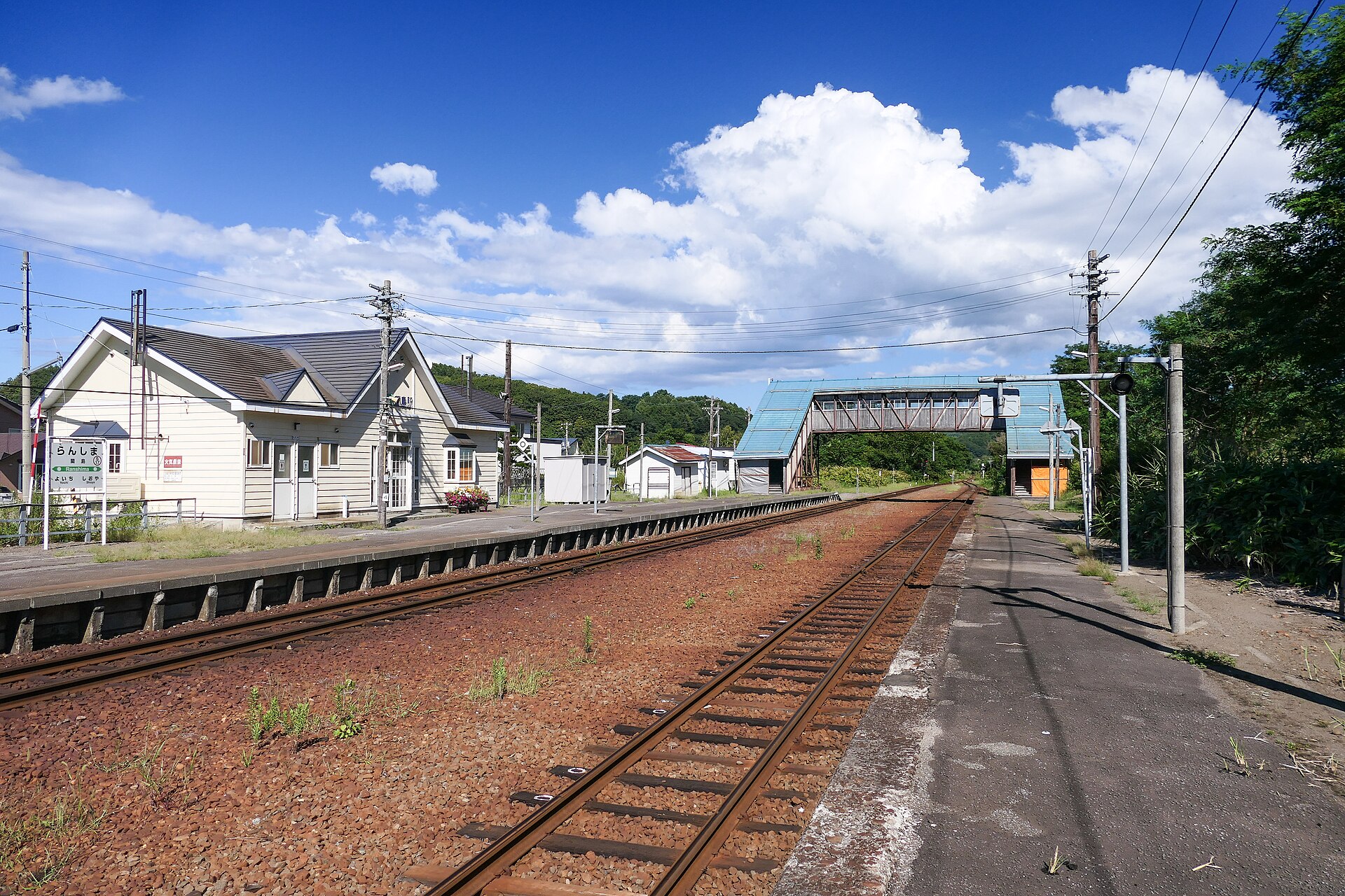 蘭島駅のホーム